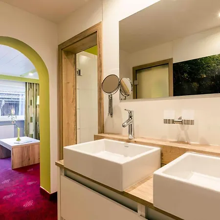 Hotel Gruenwies -bonsai-wellness Garni (adults Only) 3*